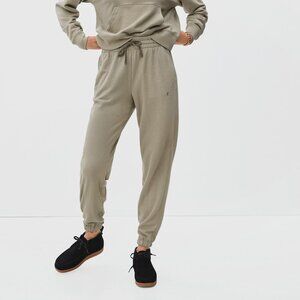Everlane The Lightweight French Terry Jogger Grey Base - Size L